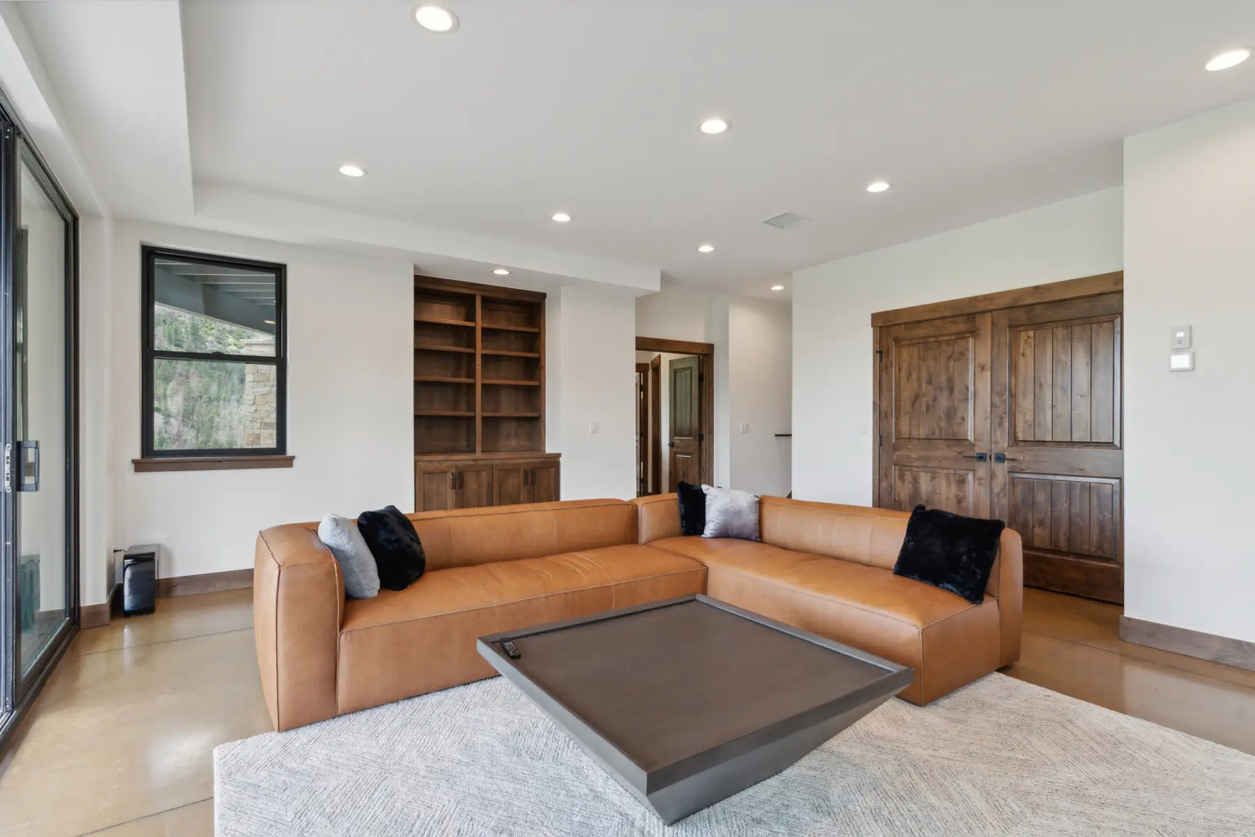 Den Movie Room (1)